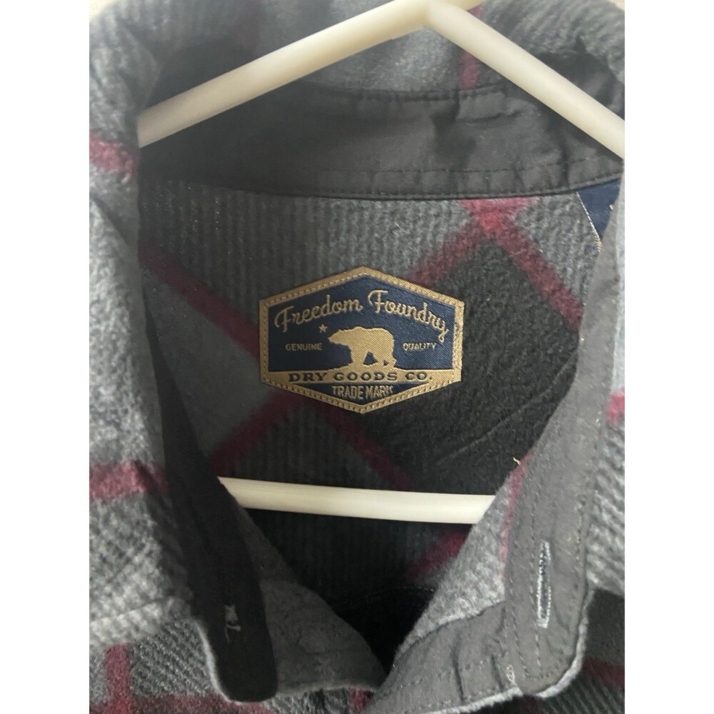 NWT Freedom Foundry Fleece Schacket Men Medium Gray Red Plaid Cabincore - Picture 3 of 9